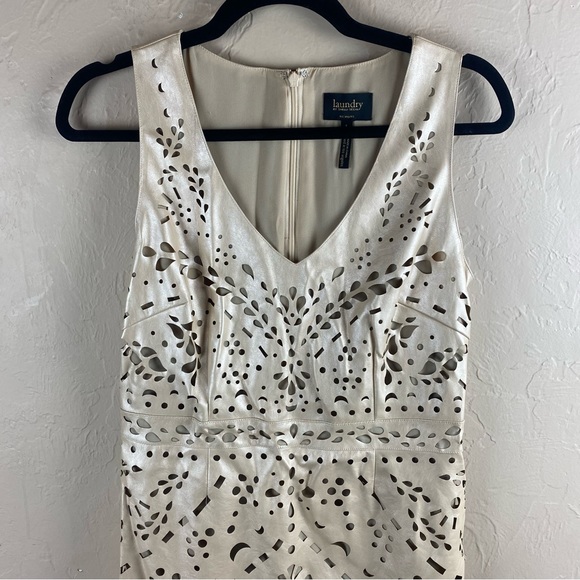 Laundry Shelli Segal Beige Eyelet Sleeveless Pleather Dress Size 4 Sheath Y2K - Picture 11 of 11
